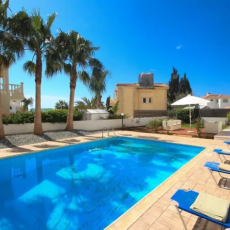 Blue Palms איה נאפה