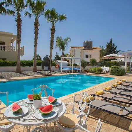 Blue Palms איה נאפה