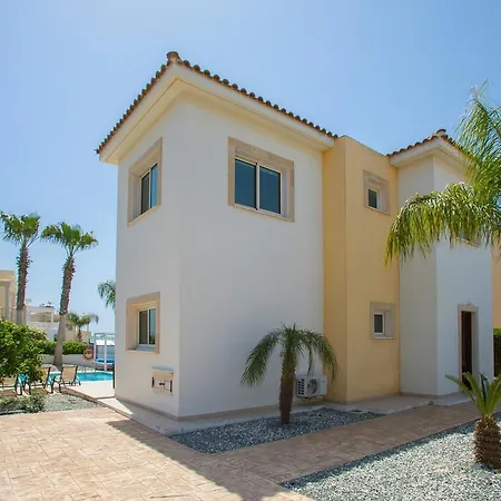 Blue Palms איה נאפה
