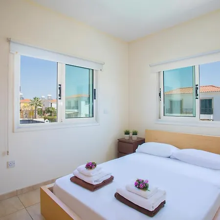 Villa Blue Palms